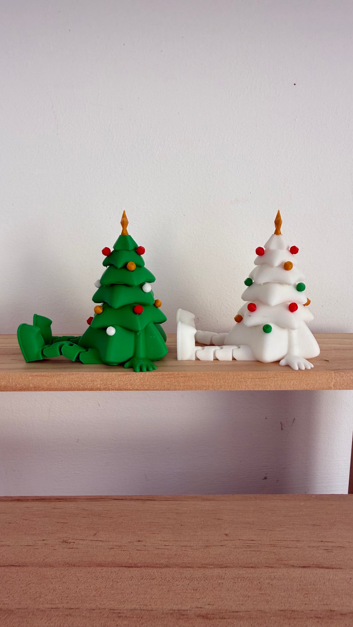 Christmas White Tree Shelf Sitter, Dangly Legs