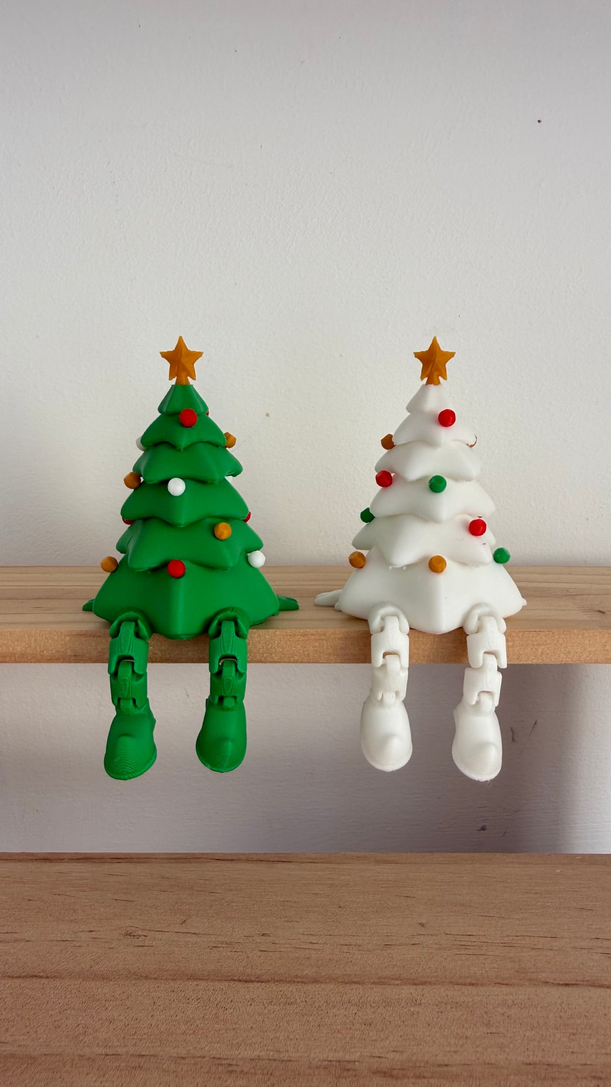 Christmas White Tree Shelf Sitter, Dangly Legs