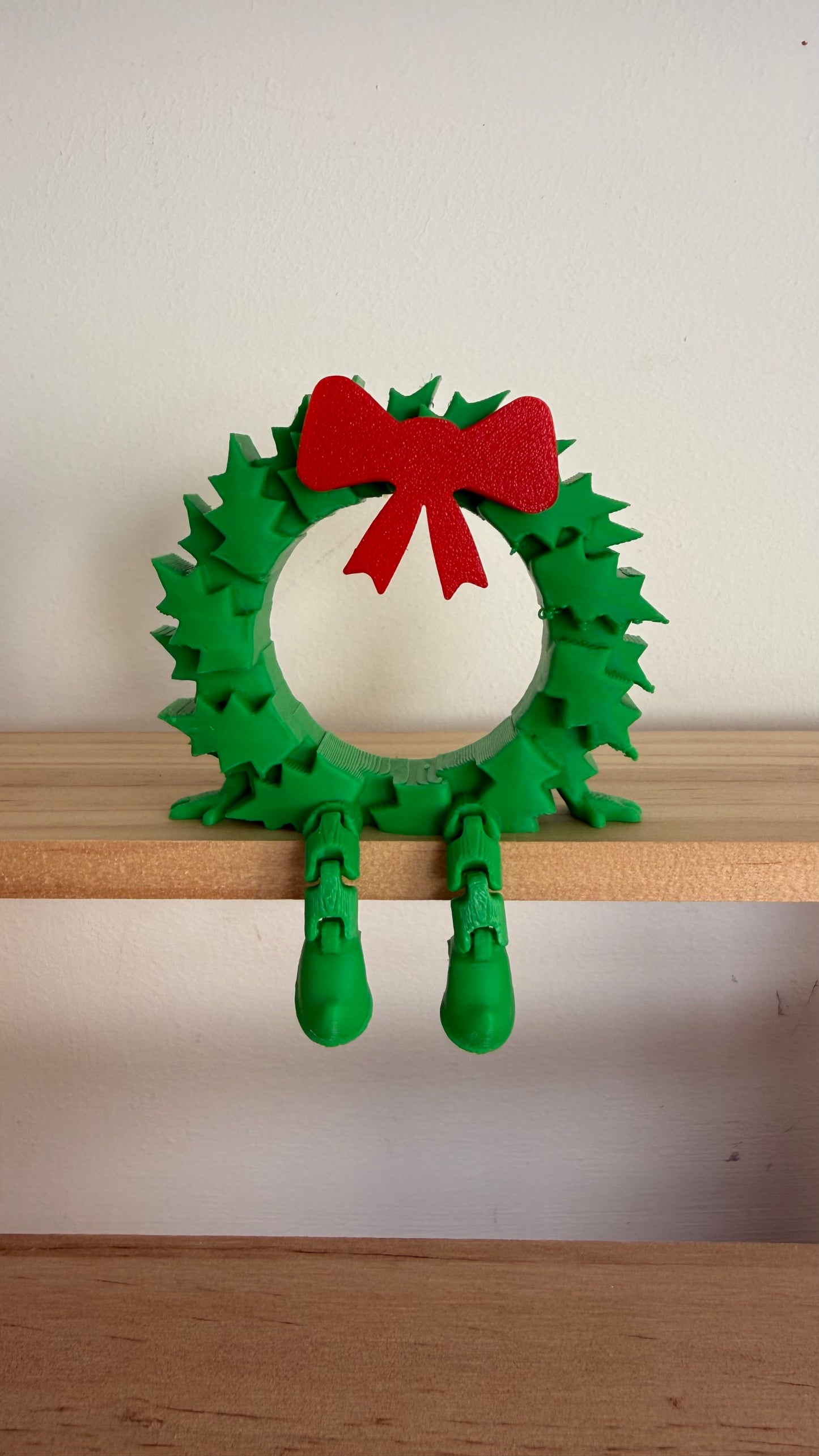 Christmas Wreath Dangly Legs Shelf Sitter