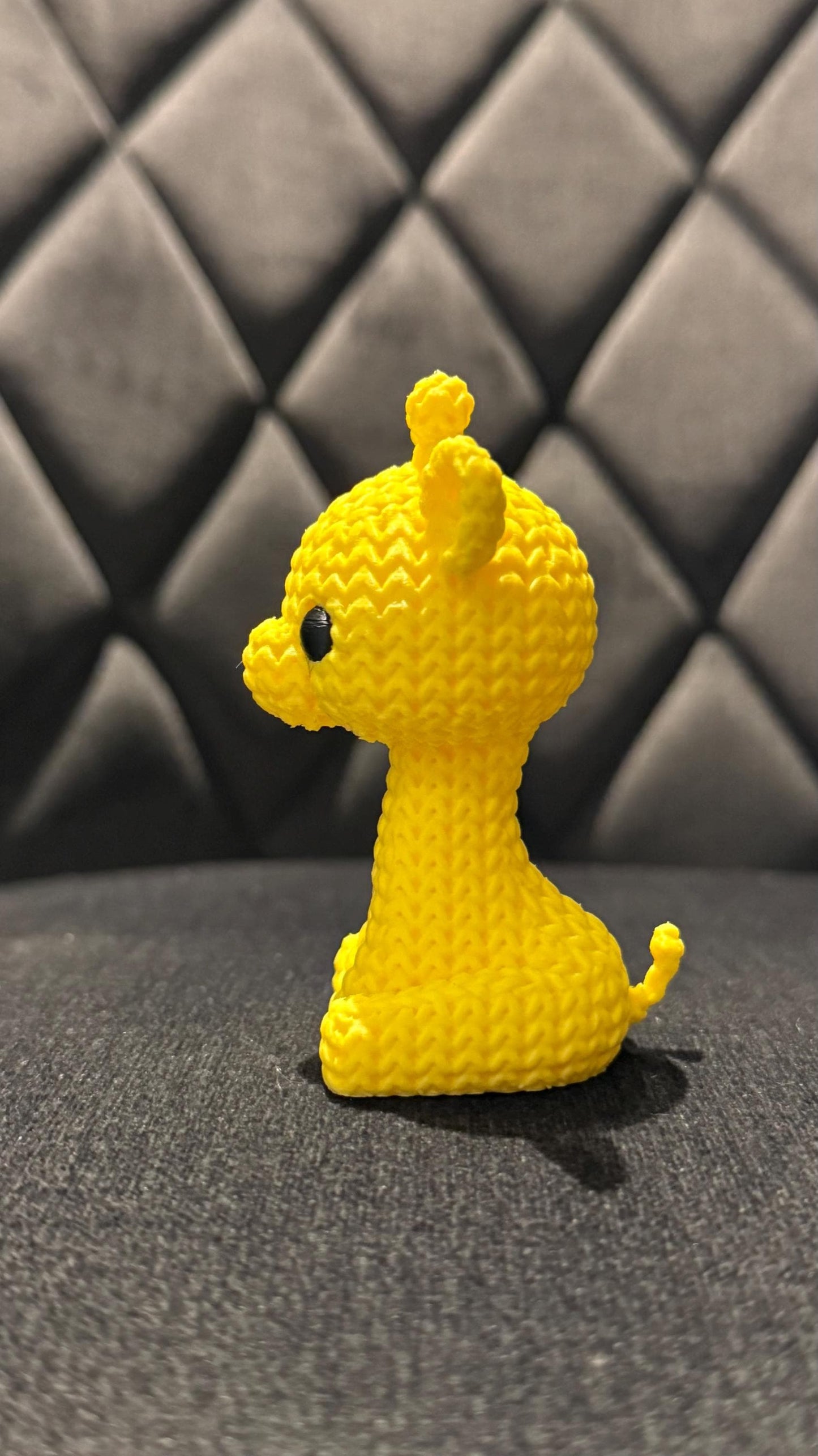 3D Printed Giraffe Figurine: Collectible Ornament Gift